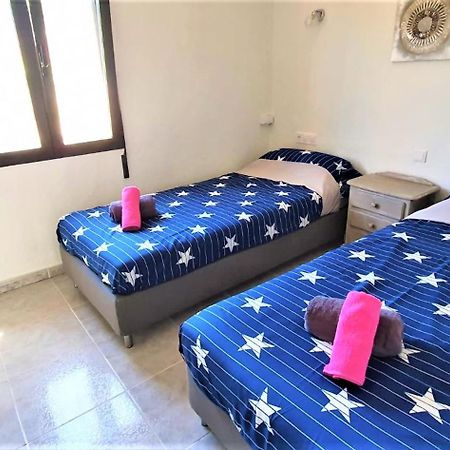 Cheerful 2-Bedroom Villa With Private Pool 칼페 외부 사진