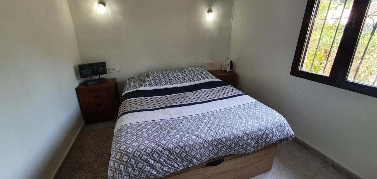 Cheerful 2-Bedroom Villa With Private Pool 칼페 외부 사진