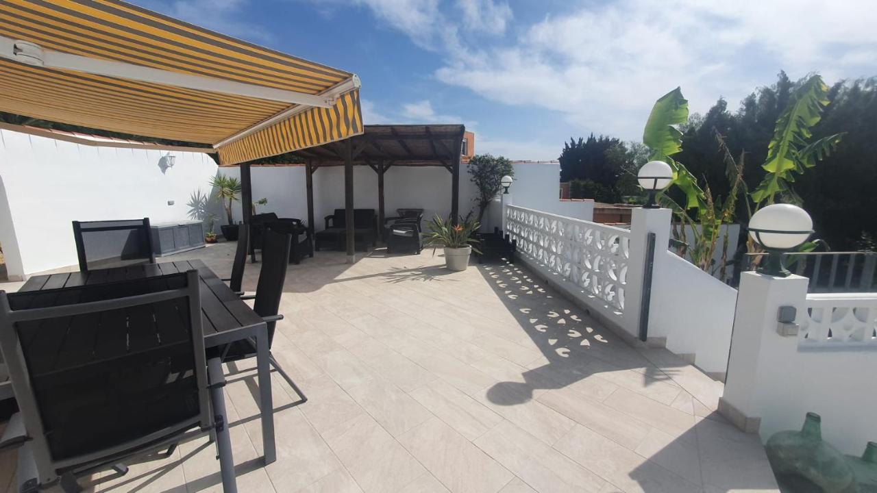 Cheerful 2-Bedroom Villa With Private Pool 칼페 외부 사진