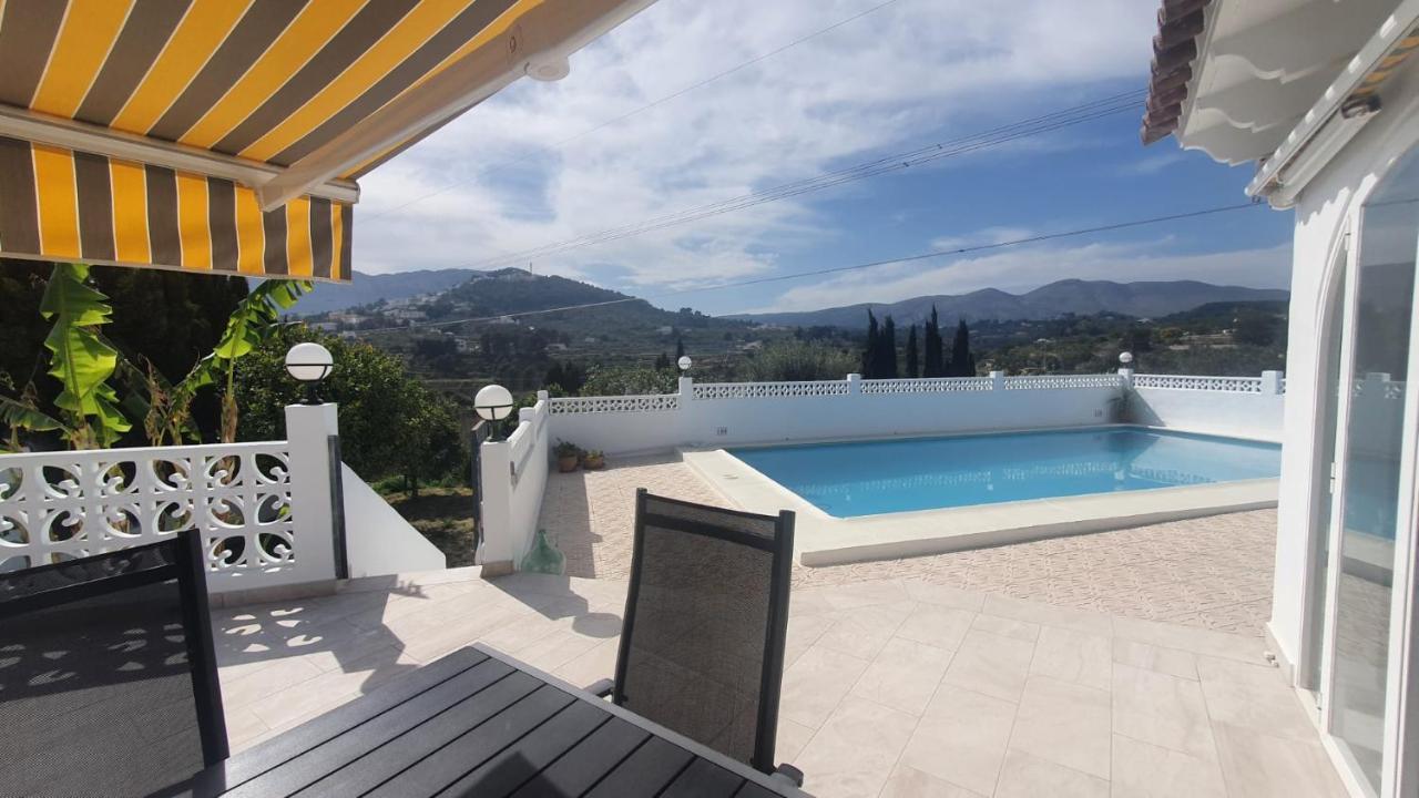 Cheerful 2-Bedroom Villa With Private Pool 칼페 외부 사진