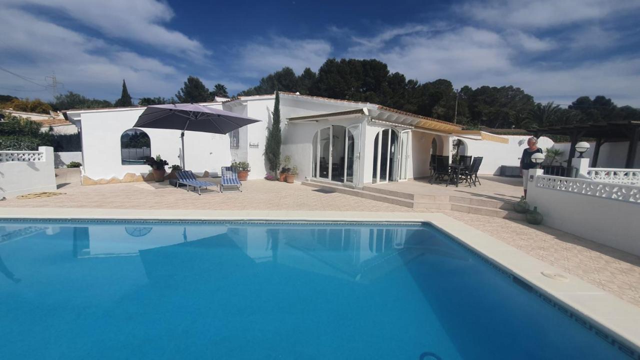 Cheerful 2-Bedroom Villa With Private Pool 칼페 외부 사진