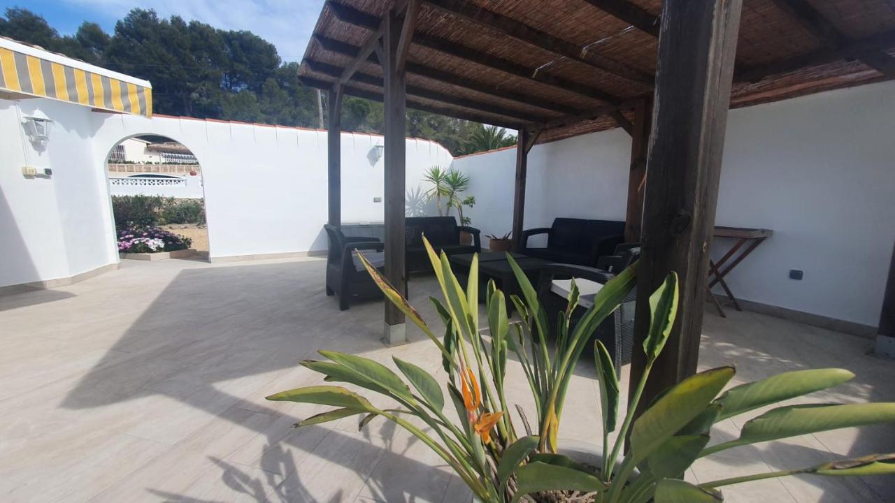 Cheerful 2-Bedroom Villa With Private Pool 칼페 외부 사진