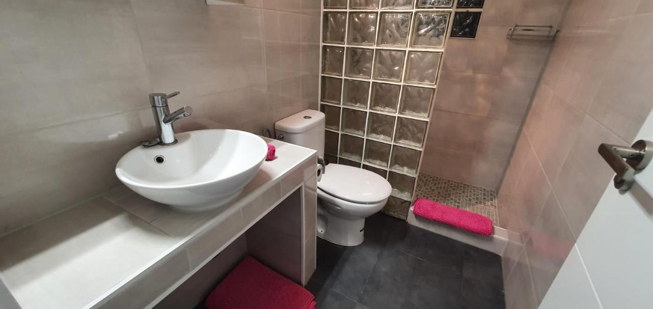 Cheerful 2-Bedroom Villa With Private Pool 칼페 외부 사진