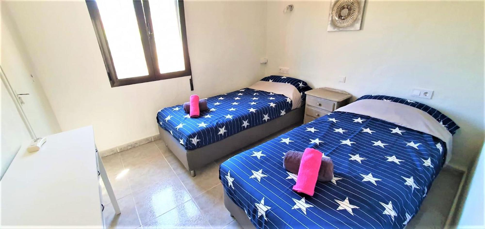 Cheerful 2-Bedroom Villa With Private Pool 칼페 외부 사진
